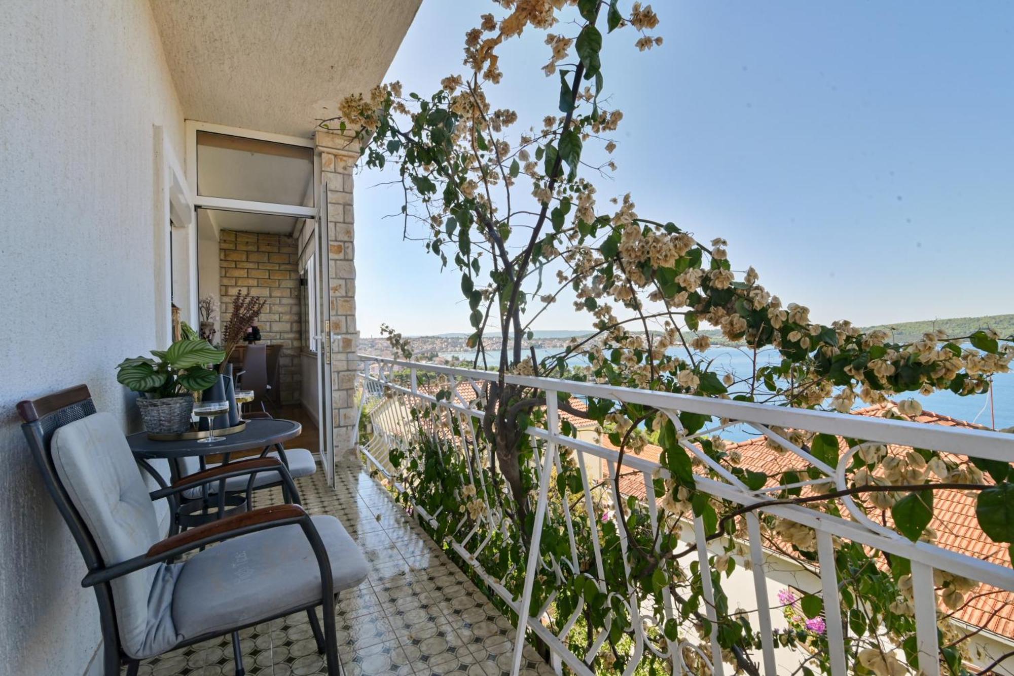 Apartment Spira Puovica Trogir Exterior photo