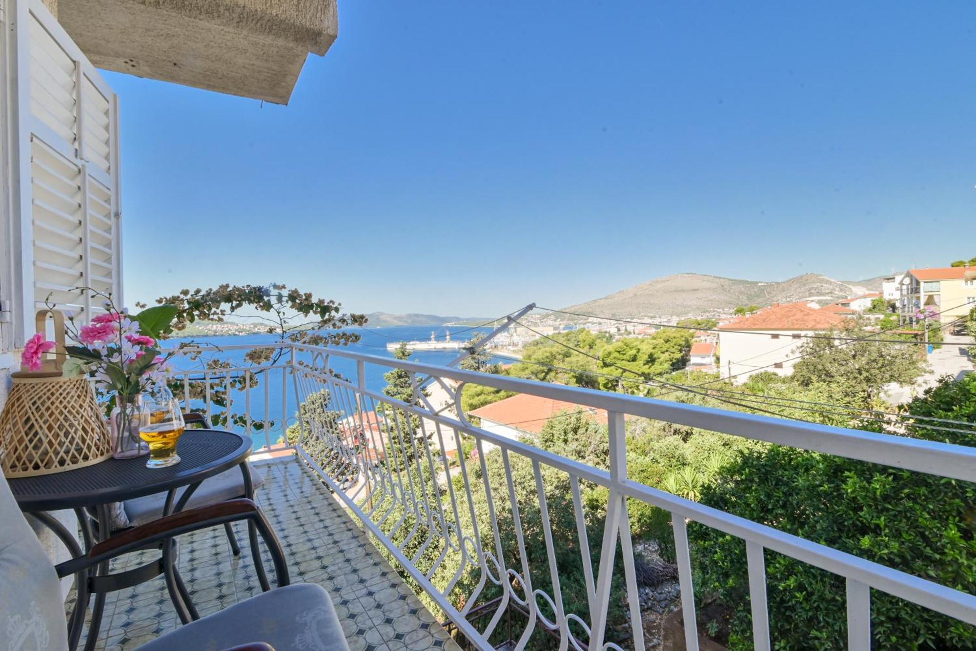 Apartment Spira Puovica Trogir Exterior photo
