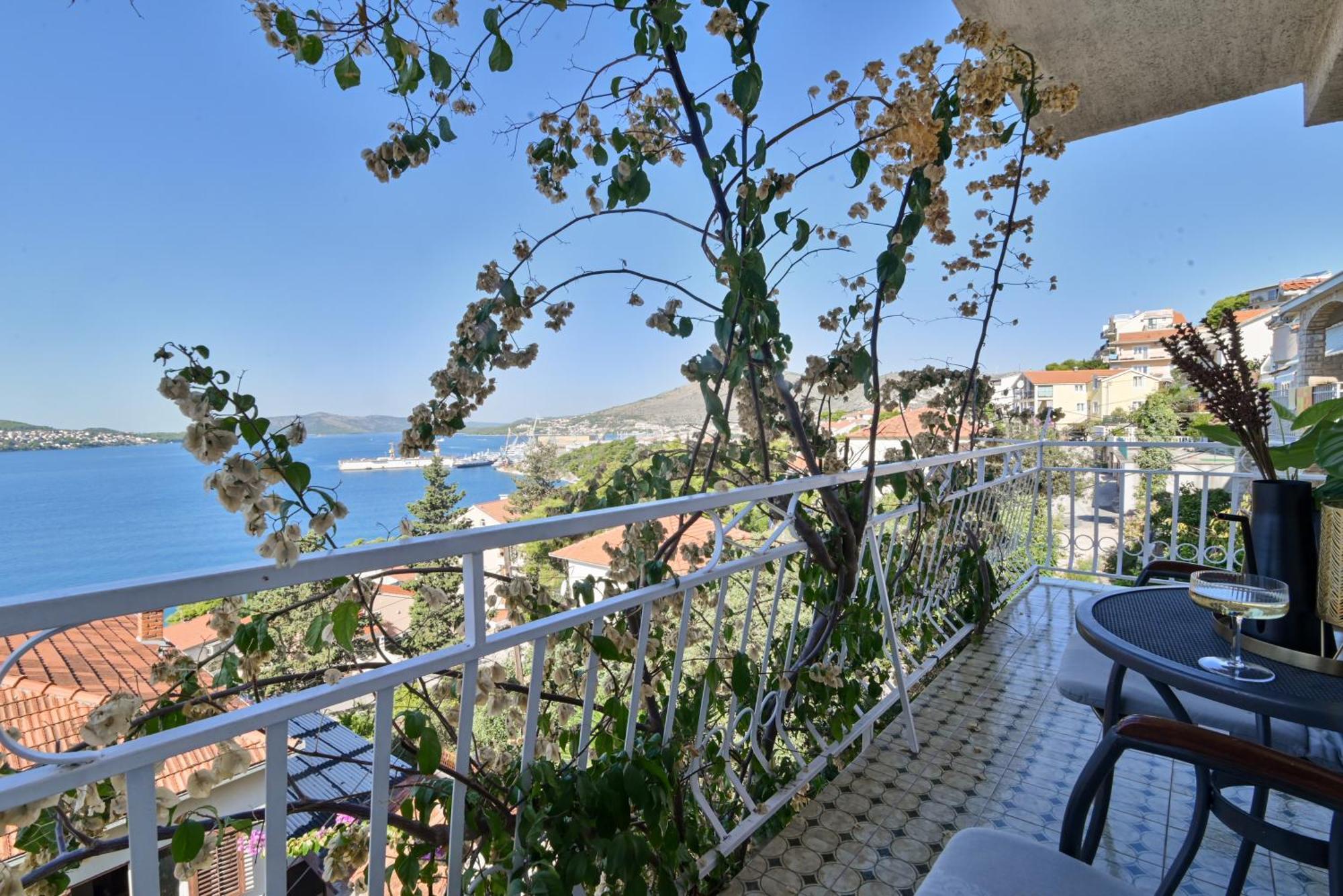Apartment Spira Puovica Trogir Exterior photo